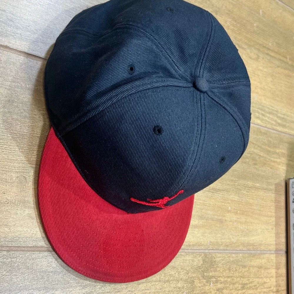 Jordan Jumpman Flat Brim Baseball Cap Navy Red 192169-010 Size 8